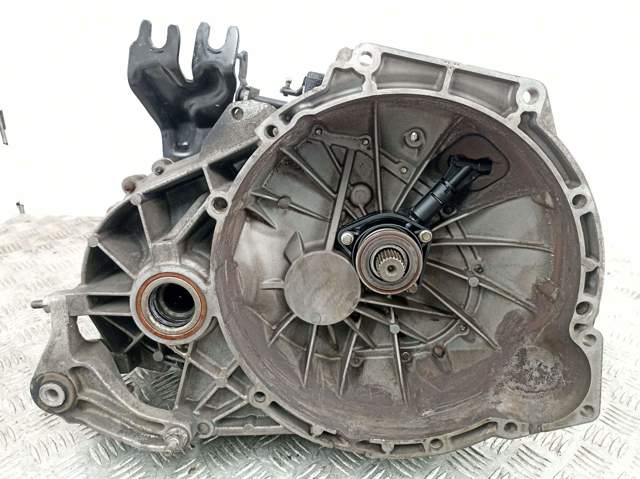 4M5R7002YA Ford
