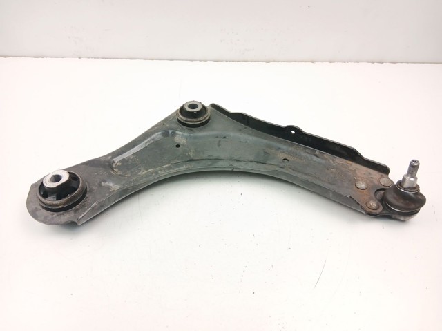 545009207R RENAULT Brazo inferior derecho de la suspensión delantera  en stock Gandía