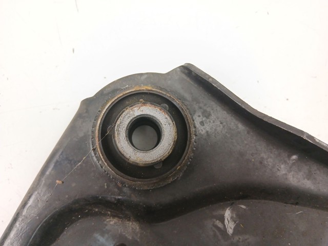 545009207R RENAULT Brazo inferior derecho de la suspensión delantera  disponible Ourense