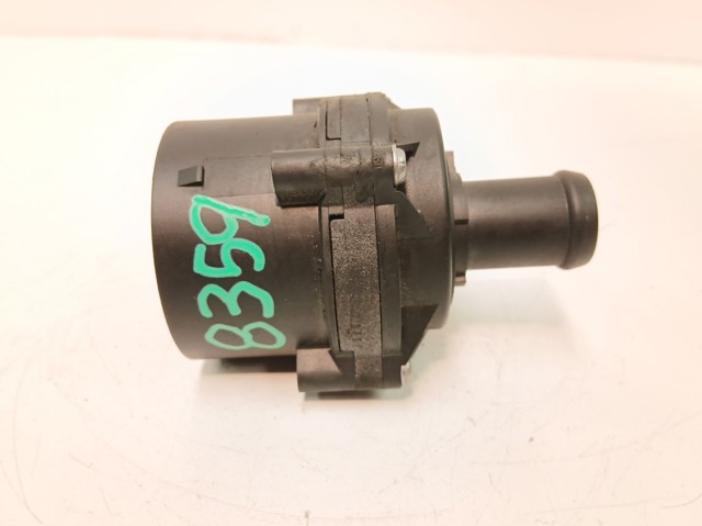 VAG 5Q0965567J Bomba de agua eléctrica auxiliar  en stock Salamanca
