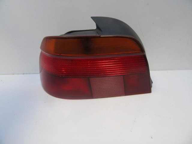Piloto trasero izquierdo 63218363557 BMW
