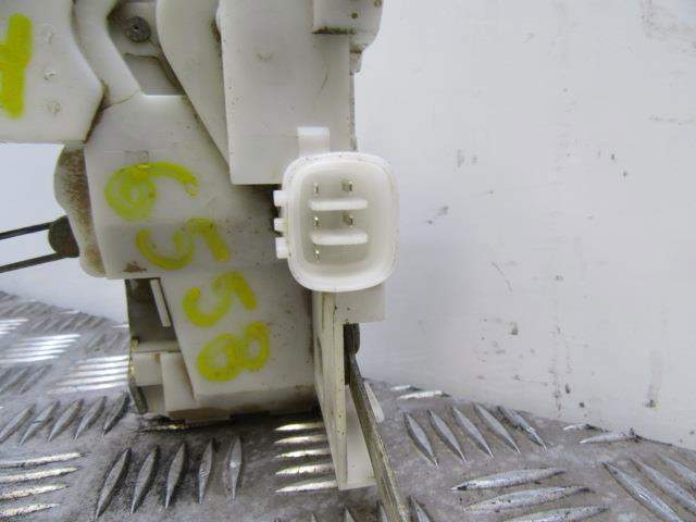 Comprar Cerradura de puerta delantera izquierda Toyota Avensis  T22 a bajo precio