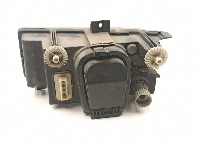 Faro delantero derecho Seat Ibiza II (6K1)