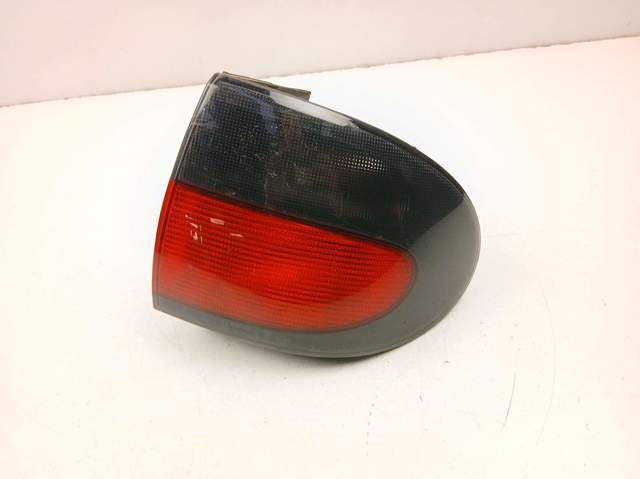 7700838531 RENAULT Piloto trasero exterior derecho comprar Bilbao