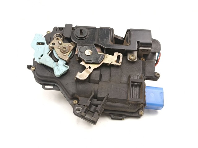 VAG 7L0839016 Cerradura de la puerta trasera derecha  disponible Valladolid