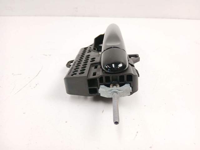 806077201R RENAULT Soporte de manija exterior de puertas izquierdas  en stock Huelva