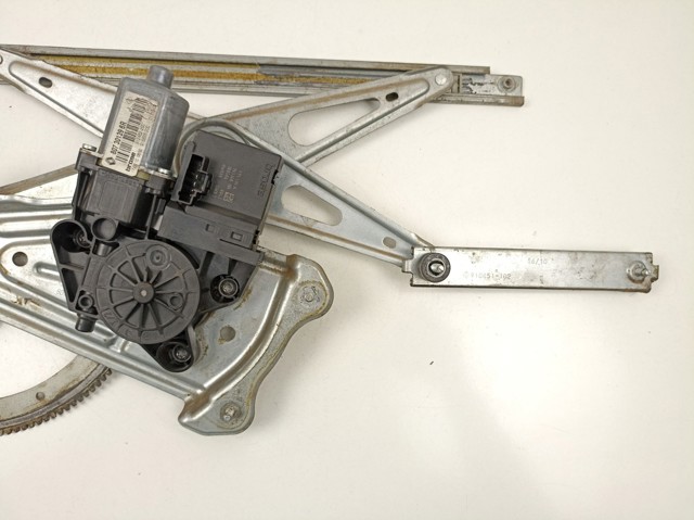 RENAULT 807301396R Motor del elevalunas de la puerta delantera derecha  en stock Salamanca
