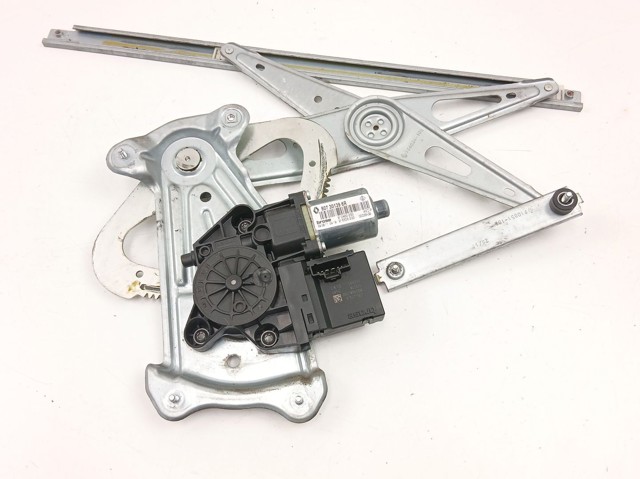 RENAULT 807301396R Motor del elevalunas de la puerta delantera derecha  comprar en Murcia