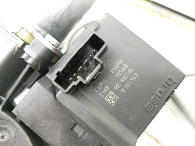 807301396R Motor del elevalunas de la puerta delantera derecha  en stock Granada