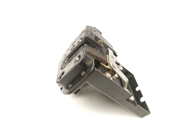 813202F010 Cerradura de puerta delantera derecha comprar Sevilla
