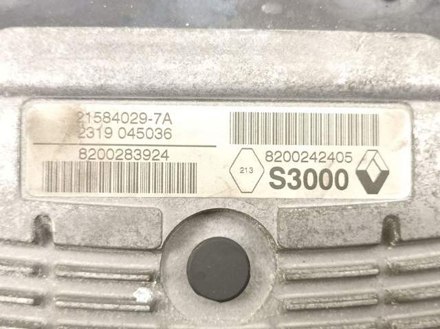 RENAULT 8200283924 ECU  en stock Valencia