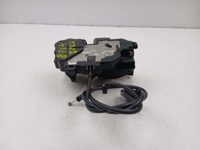 RENAULT 825028873R Cerradura de la puerta trasera derecha  disponible España