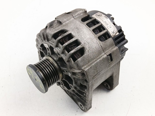 VOLVO 8251641 Alternador  disponible España