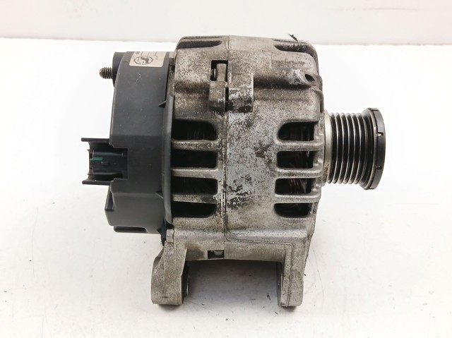 8251641 VOLVO Alternador  en stock Córdoba