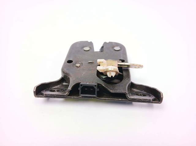 Cerradura de maletero para Audi A4 8D5
