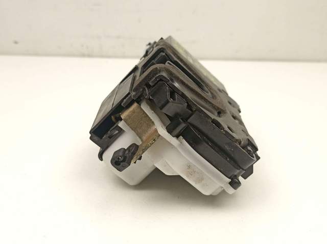 9136H3 Cerradura de puerta delantera derecha  disponible Utrera