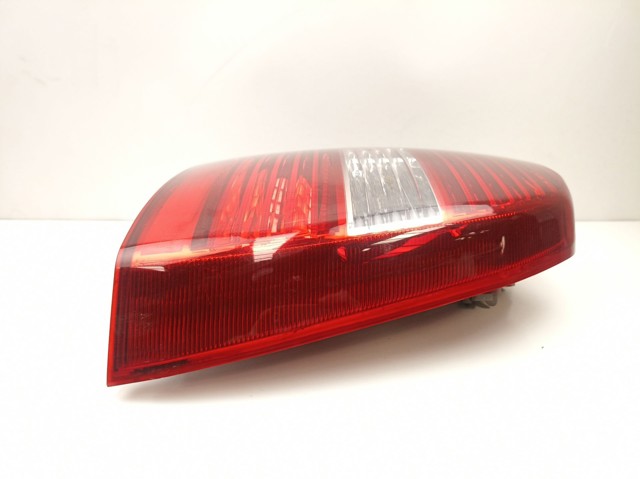 Piloto trasero derecho 924021F011 HYUNDAI