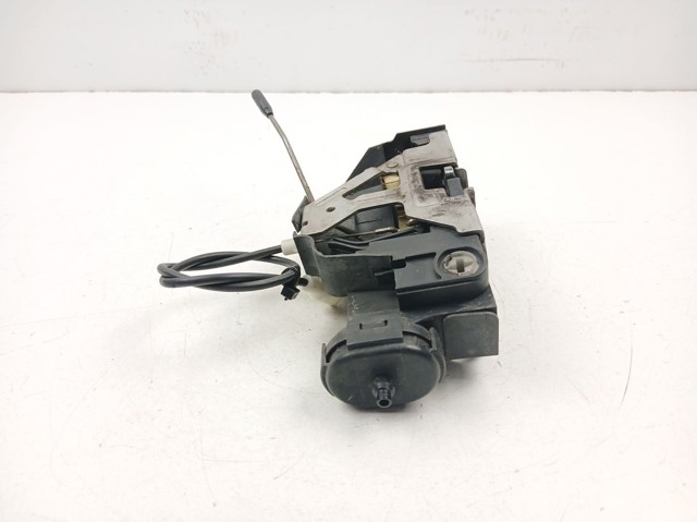 MERCEDES A1687202235 Cerradura de puerta delantera derecha  comprar en Ponferrada