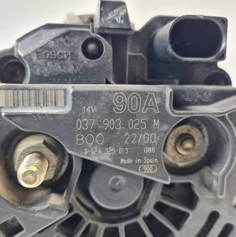037903025M Alternador  en stock Granada