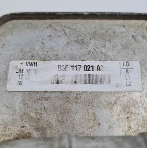 Radiador de aceite debajo del filtro 03F117021A VAG