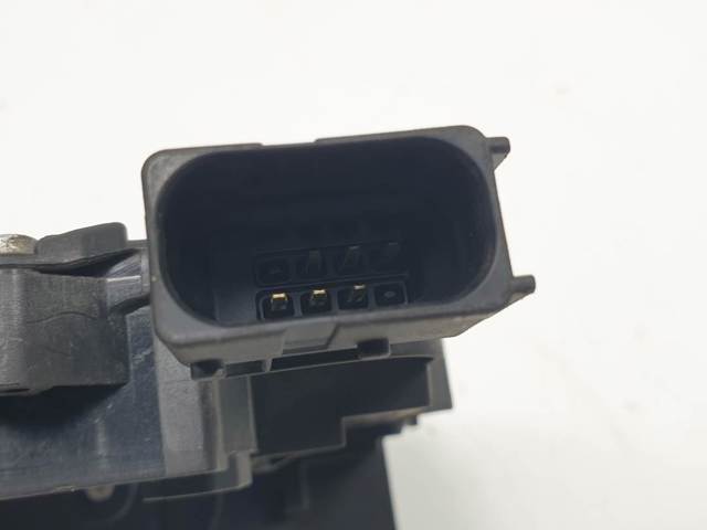 Cerradura de puerta delantera izquierda Opel Corsa  (X15)