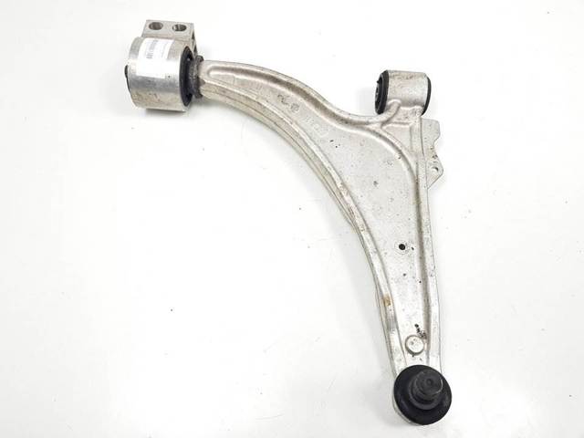 Brazo inferior derecho de la suspensión delantera 13401130 OPEL