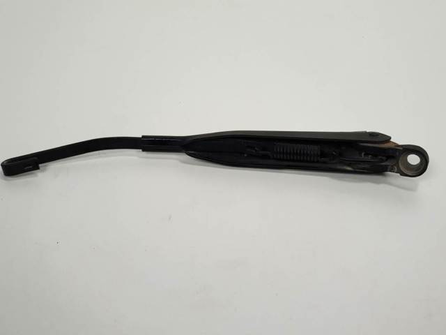 1688201044 Mercedes