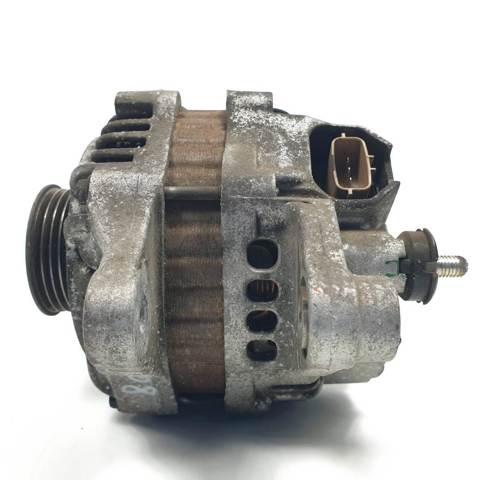 Alternador del motor 1800A052 MERCEDES