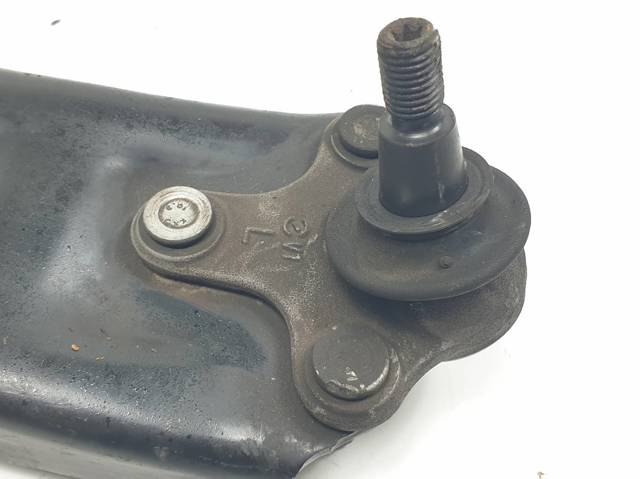 Silentblock de brazo de suspensión delantero inferior 1K0199231J VAG