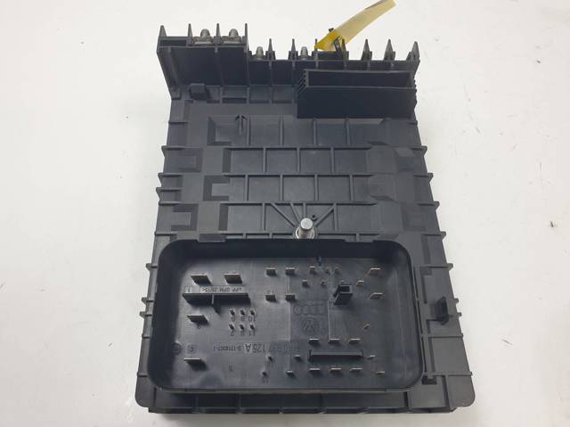 VAG 1K0937125A Caja de fusibles  comprar en Ponferrada