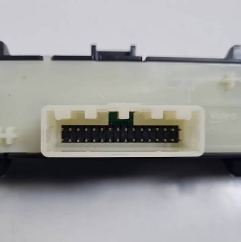 Boton de luz de emergencía Dacia Sandero III ()