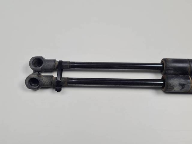 Amortiguador de puerta trasera 30674971 VOLVO
