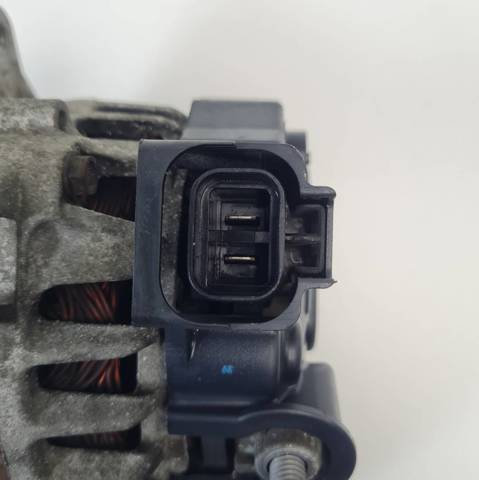 Alternador del motor 373002B101 HYUNDAI