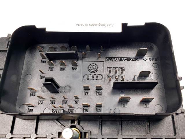 Caja de relés y fusibles Volkswagen Passat (2005-2011)