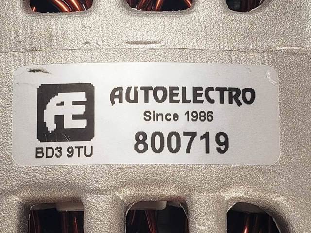 PEUGEOT 5705AW Alternador  comprar en Ponferrada