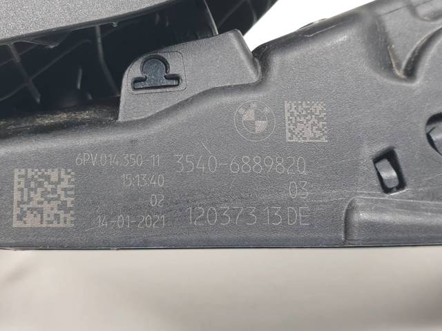 6889820 BMW