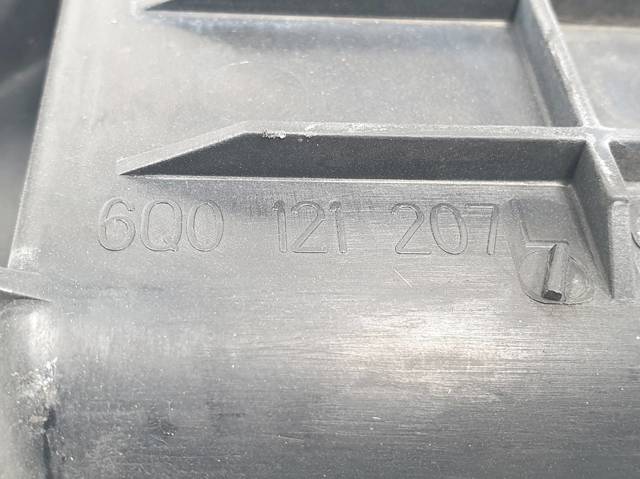 VAG 6Q0121207L Difusor del radiador del aire acondicionado  en stock Terrassa