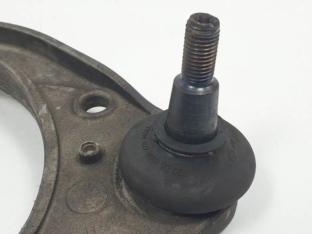 Brazo superior izquierdo/derecho de suspensión delantera 7L0407047B VAG