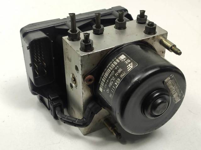 7M0614111AE Ford