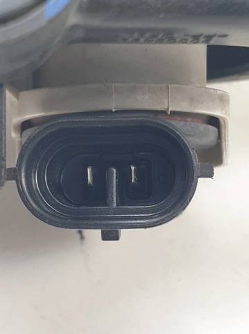 Luces antiniebla  izquierdo 8122002110 TOYOTA