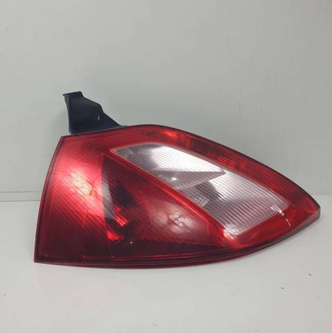 8200073236 RENAULT Piloto trasero izquierdo comprar Alcalá