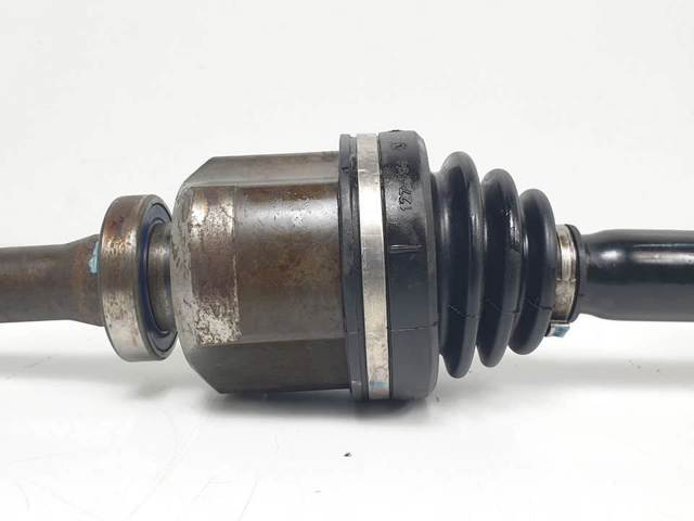 Semieje delantero derecho 8200618168 RENAULT