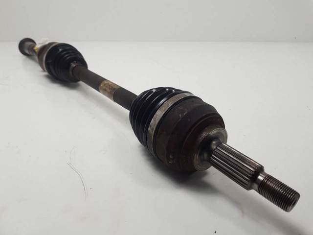 Semieje delantero derecho 8200623761 RENAULT
