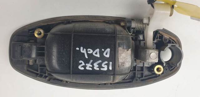 Manecilla de puerta exterior delantero derecha 8266026000 HYUNDAI