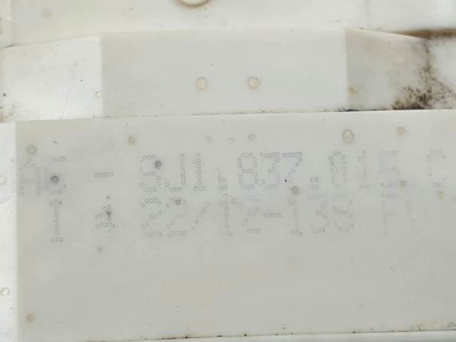 Cierre de la puerta delantera izquierda 8J1837015C VAG