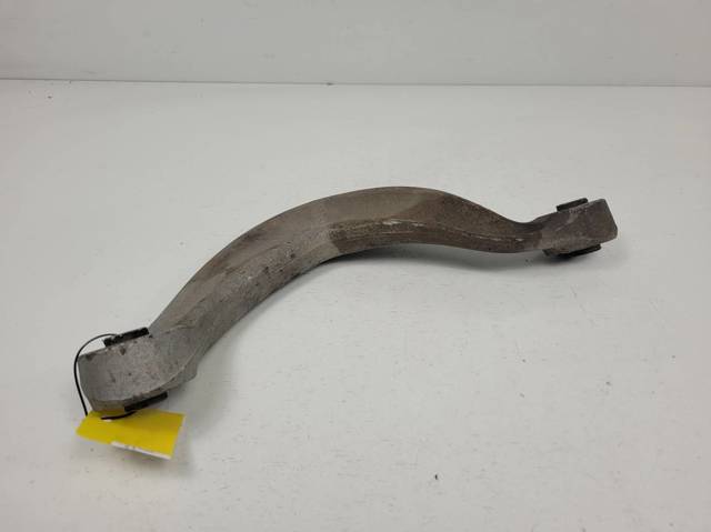 Brazo superior izquierdo de la suspensión trasera 8K0505323H VAG