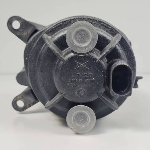 Luz antiniebla derecha 8L0941700A VAG