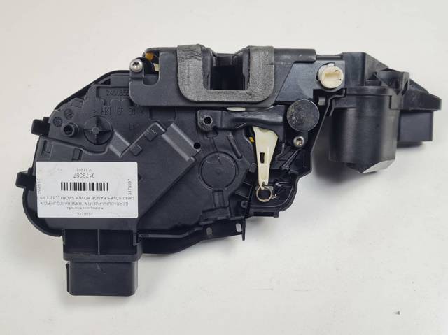 8X2A26413AC Land Rover