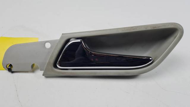 Manija interior izquierda delantera/trasera de puerta A1697600961 MERCEDES