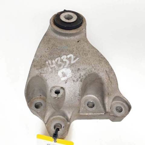 Cojín del motor superior derecho A2462401109 NISSAN